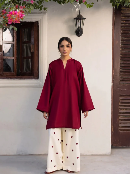 Paristaan%20%7CHeart%20Embroidered%20Flapper%202PCs%20Dress%20for%20Women%20%E2%80%93%20V-Neck%20Short%20Shirt%20with%20Side%20Pockets%20&%20Matching%20Trouser%20%E2%80%93%20Casual%20Summer%20Outfit%20For%20Women%20-%20Image%204