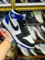 AIR JORDAN SNEAKERS jp675. 