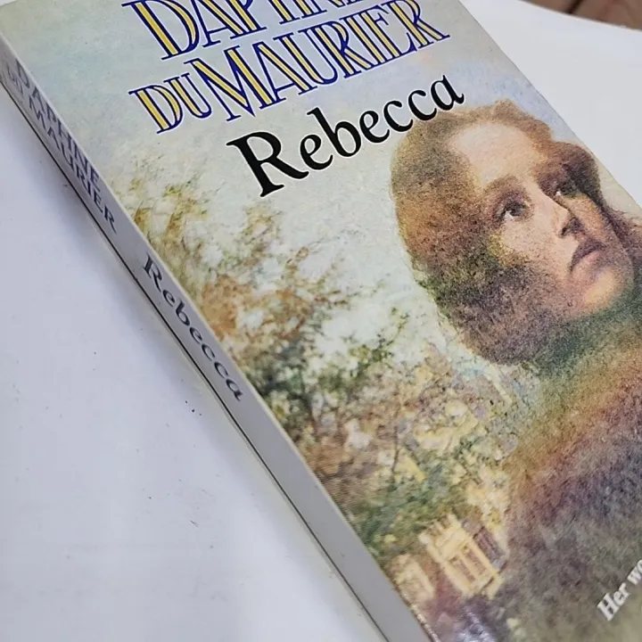 Rebecca%20by%20Daphne%20Dumaurier%20-%20Image%205