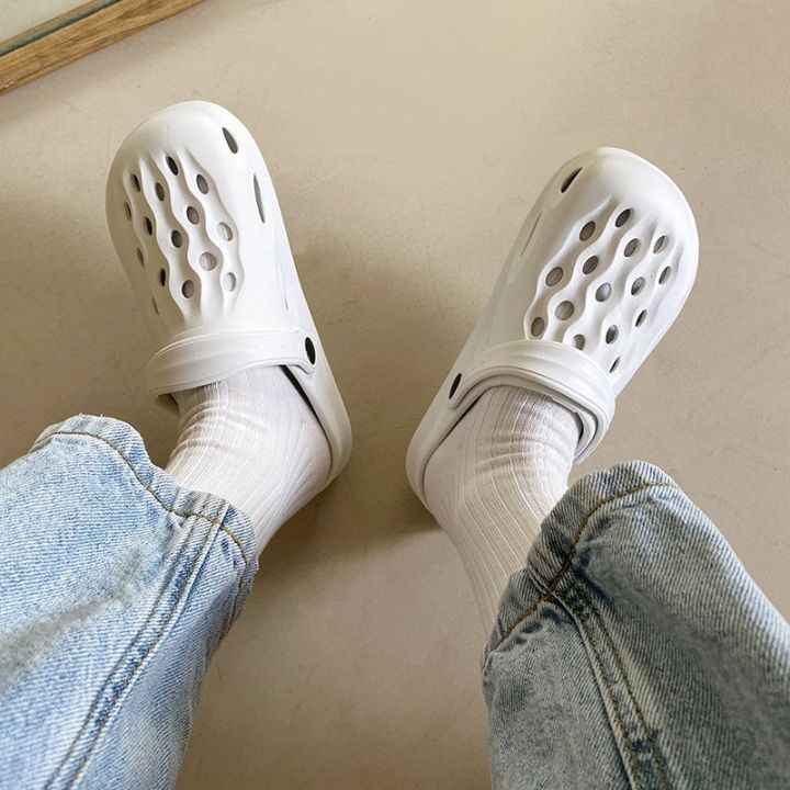 Fashion%20Women%20Slippers%20New%20Summer%20Slippers%20Outdoor%20Beach%20Slippers%20Classic%20Soft%20Men%20Garden%20Slippers%20Home%20Men%20Clogs%20Slippers%20-%20Image%202