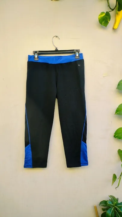 women's%20gym%20and%20sports%20legging%20crop%20pants%20-%20Image%204