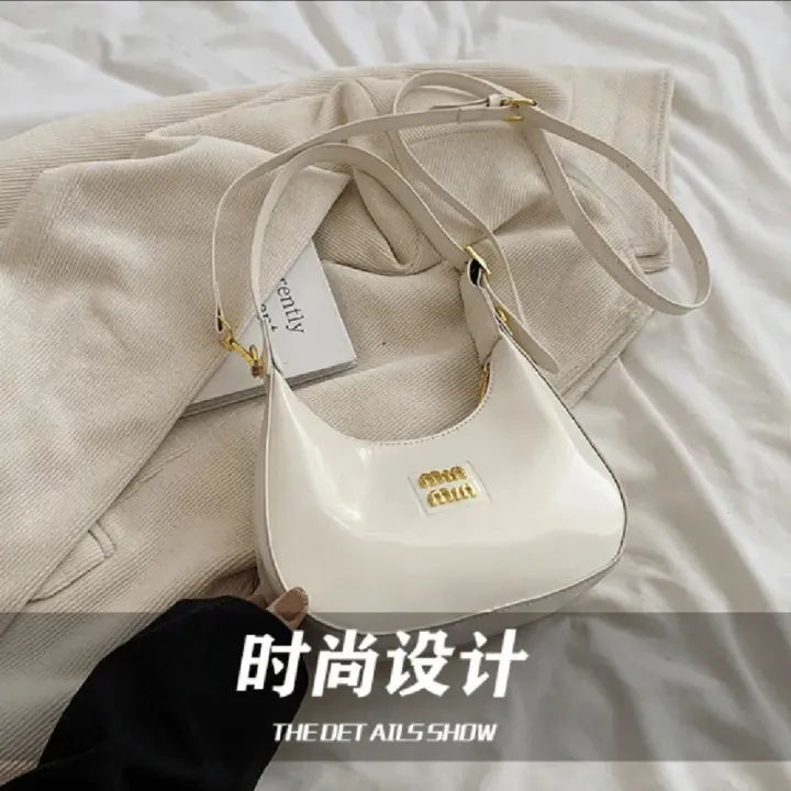 LuxeLure%20Glossy%20Crescent%20Bag%20%E2%80%93%202-in-1%20Chic%20Carry%20by%20Miu%20Miu-Inspired%20Design%20-%20Image%207