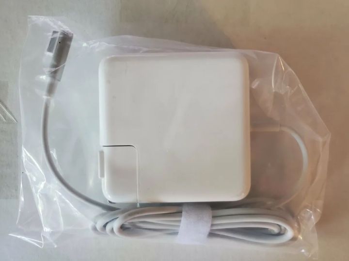 Macbook%2060W%20Power%20Adapter%20-%20Image%202