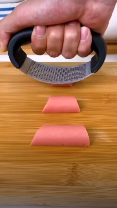 Stainless Steel Creative Hand Press Garlic Press Metal Chopper Mincer Squeezer Crusher Tools Kitchen Gadgets