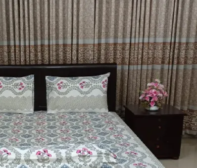 Cotton%20King%20Size%20Bedsheet%20With%20Two%20Pillow%0A%0ACover%20Size%207/8%20Feet%20Head%20Pillow%20cover%20Size%0A%0A20/28%20Inch%20-%20Image%202