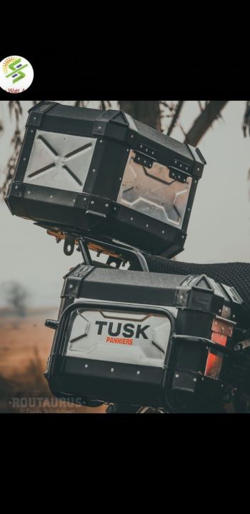 Top%20Box%20%7C%20Tail%20Box%20%7C%20Helmet%20Box%20%7C%20Universal%20fitting%20for%20Motorcycles%20(1%20pcs%20Tail%20Box%20ONLY)%20-%20Image%205