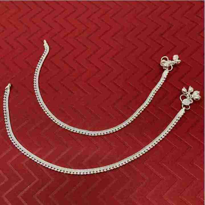 This exclusive and stylish anklet set is perfect for girls and women who want to add a touch of charm to their look. Made from high-quality copper, this anklet set is durable and long-lasting. The intricate design and charming look of this anklet set make