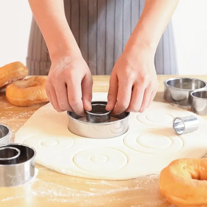 11/12PC%20Stainless%20Steel%20Mousse%20Round%20Cookie%20Biscuit%20Cutters%20DIY%20Dumpling%20Cutter%20Professional%20Pastry%20Baking%20Circle%20Ring%20Molds%20Set%20-%20Image%206