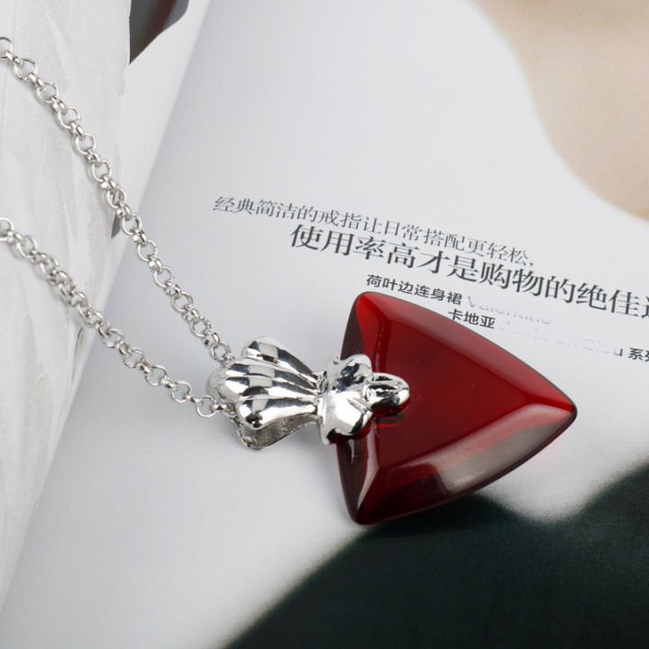 Anime%20Surrounding%20New%20Blood%20Red%20Necklace%20Women%20Carrying%20Red%20Heart%20Shaped%20Pendant%20Long%20Necklace%20-%20Image%207