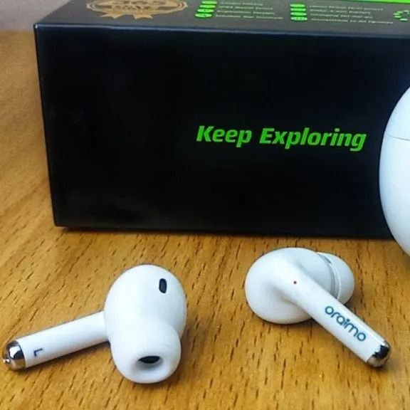 Air%20Buds%20pro,%20Tws%20Wireless%20Bluetooth%20Earbuds%20-%20Image%205