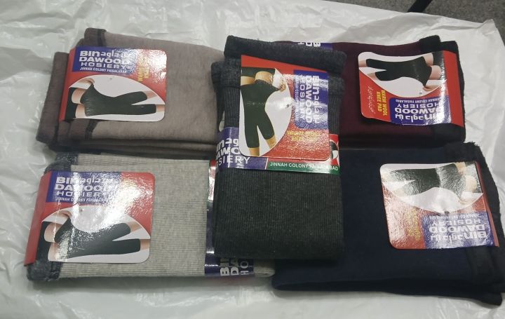 Knitted%20Leg%20Warmer%20&%20Knee%20Warmer%20%7C%20Thick%20Winter%20Wool%20Sleeves%20%7C%20Joint%20Pain%20Relief%20&%20Warm%20Protection%20Set%20-%20Image%204