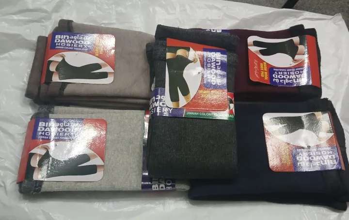 Knitted%20Leg%20Warmer%20&%20Knee%20Warmer%20%7C%20Thick%20Winter%20Wool%20Sleeves%20%7C%20Joint%20Pain%20Relief%20&%20Warm%20Protection%20Set%20-%20Image%204