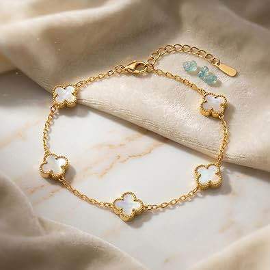 Sparkle%20Roniya%20Clover%20Bracelet%20-%20Image%203
