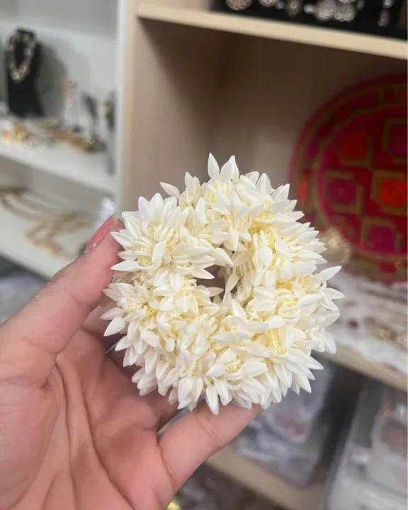 Mogra%20Gajra%20Hair%20Accessories%20for%20Women%20&%20Girls%20-%20Hair%20Flower%20Bun%20Artificial%20Fake%20Gajra%20Scrunchies%20Rubber%20Band%20to%20Wear%20on%20Wedding%20-%20Image%205