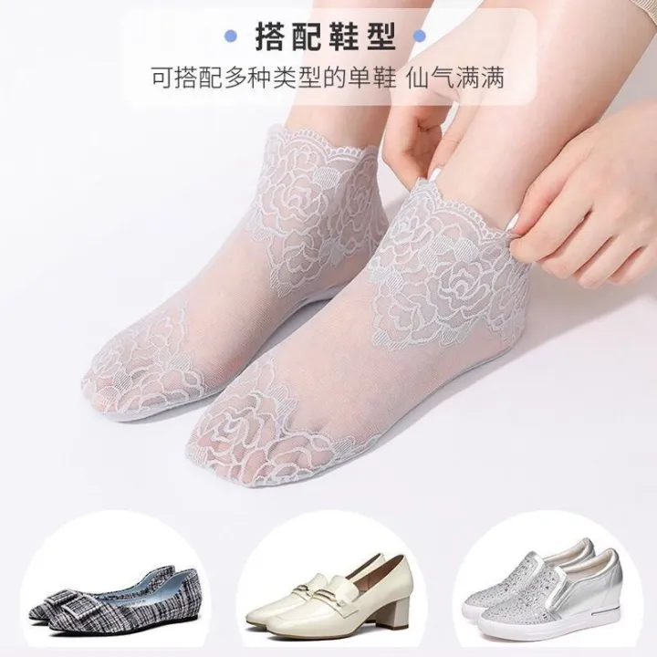 Women%20shallow%20transparent%20invisible%20thin%20non%20slip%20lace%20socks%20-%20Image%205