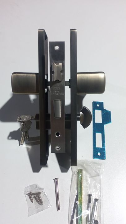 Door%20Handel%20Lock%20with%20Brass%20Cylinder%20Brass%20key%20-%20Image%203