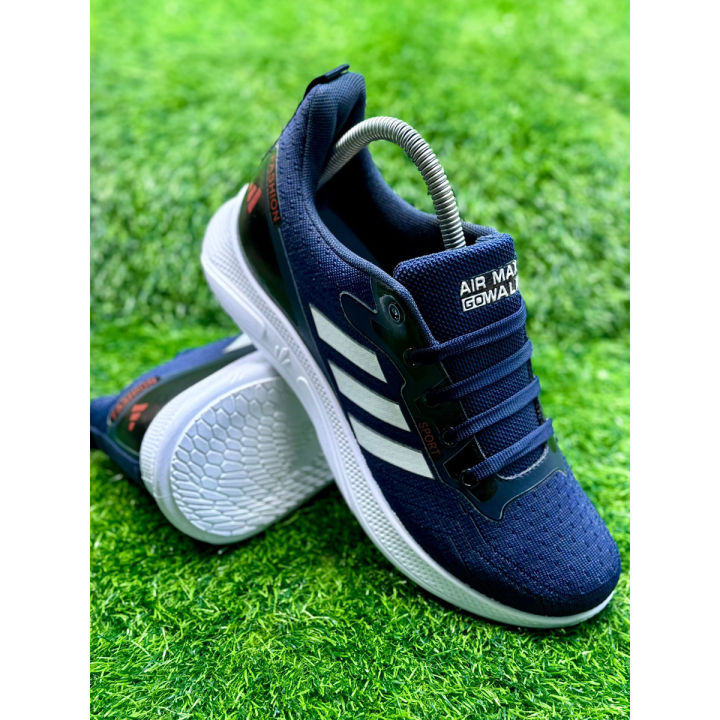 Trendy%20Casual%20Shoes%20For%20Men%20and%20Women%20Comfortable%20Everyday%20Footwear%20Stylish%20Fashion%20Design%20Soft%20Cushioned%20Sole%20For%20All%20Day%20Comfort%20-%20Image%204