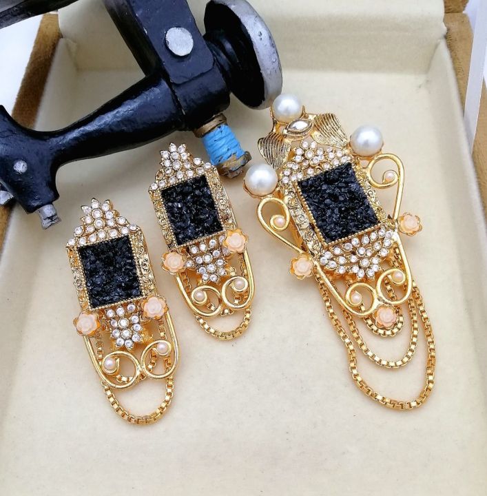 Crush%20stone%20loket%20set%20fine%20quality%20Rs%201950%20-%20Image%204