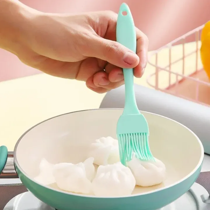 Food%20Grade%20Silicone%20Oil%20Brush%20BBQ%20Barbecue%20Brush%20Kitchen%20Pancake%20Brush%20Oil%20Brush%20Sauce%20Brush%20Kitchen%20Small%20Tools%20-%20Image%204