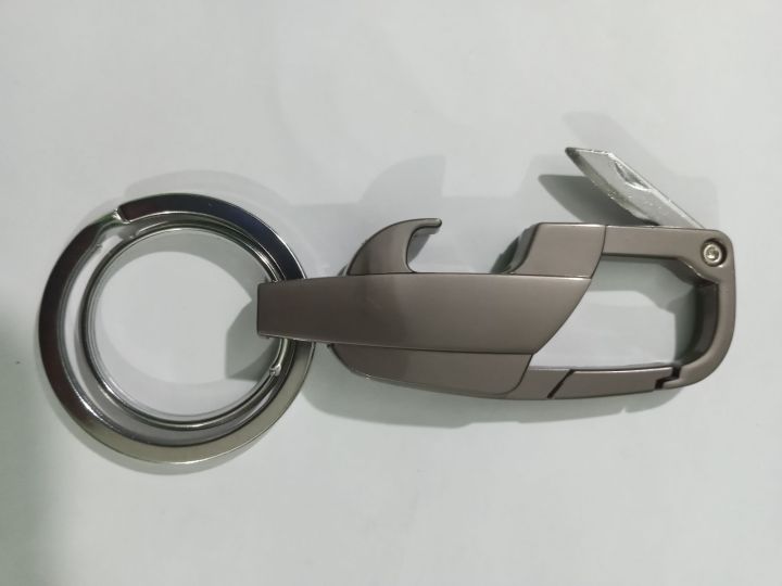 Classic%20Men%20Mini%20Keychain%20Outdoor%20Multi-Functional%202-In-1%20Metal%20Bottle%20Opener%20With%20Two%20Key%20Rings%20For%20Boy%20Gifts%20-%20Image%204