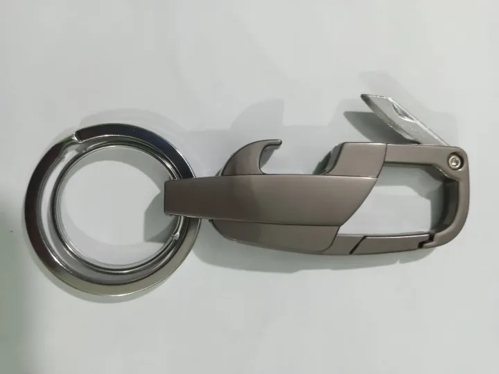 Classic%20Men%20Mini%20Keychain%20Outdoor%20Multi-Functional%202-In-1%20Metal%20Bottle%20Opener%20With%20Two%20Key%20Rings%20For%20Boy%20Gifts%20-%20Image%204