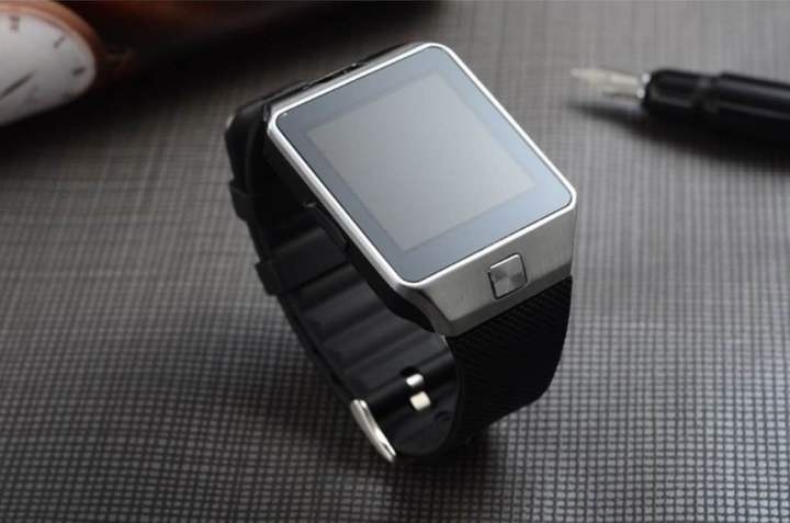 DZ09 Smartwatch with SIM, TF Card Reader, and Camera Multifunctional Design