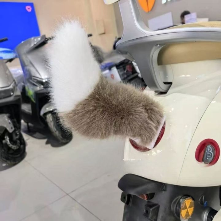 Remote%20Control%20Electric%20Wagging%20Fox%20Tail%20for%20Scooter%20Plush%20Faux%20Fur%20Car%20Rear%20Decoration%20Moving%20Animal%20Tail%20Accessory%20-%20Image%207