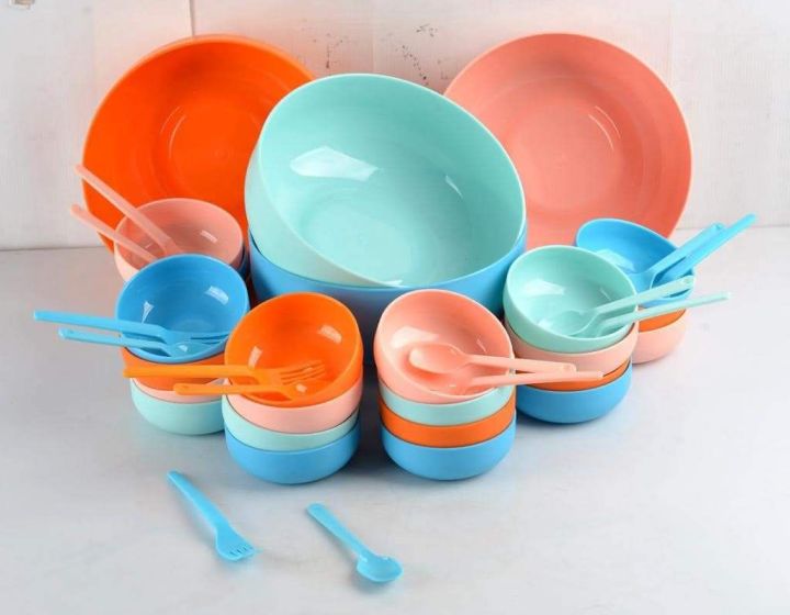 19 PCS of Custard Set Pure Plastic Nice and Beautiful Colour
