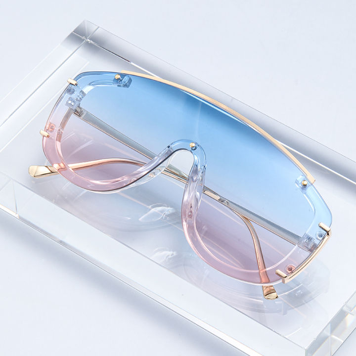Sweet%20And%20Cool%20Gradient%20Sunglasses,%20Large-framed%20Sunglasses,%20Makes%20Face%20Look%20Smaller%20And%20Offers%20Uv%20Protection.3092%20-%20Image%202