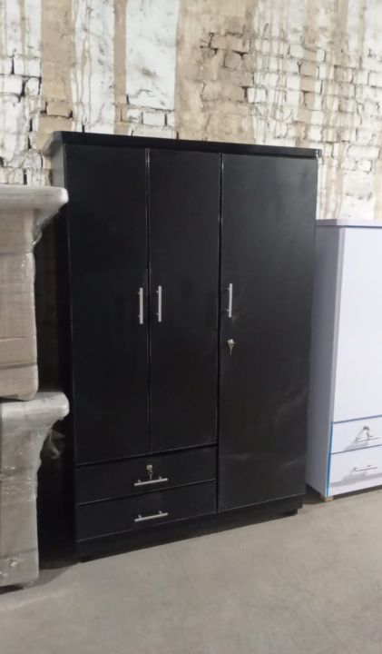 White%20Almari%20%7C%20New%20Almari%20%7C%20Black%20Almari%20%7C%20costumize%20almari%20-%20Image%205