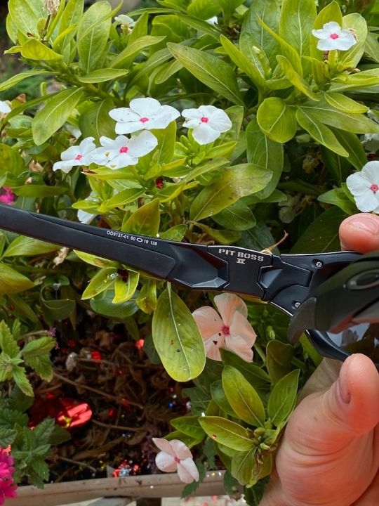 Oakley%20Pitboss%202%20Premium%20Sunglasses%20%E2%88%9A%20%20Matte%20%20%20%E2%88%9A%20With%20Cover%20&%20Wipping%20Cloth%20%20%20%E2%88%9A%20Polarized%20Glasses%20%20%E2%88%9A400%20uv%20protection%20-%20Image%205