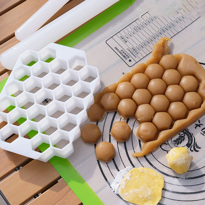 Honeycomb%20Divider%20Dumpling%20Pastry%20Divider%20Pasta%20Filling%20Dough%20Equalizing%20Cutter%20Kitchen%20Supplies%20Tools%20Outdoor%20Tableware%20-%20Image%202