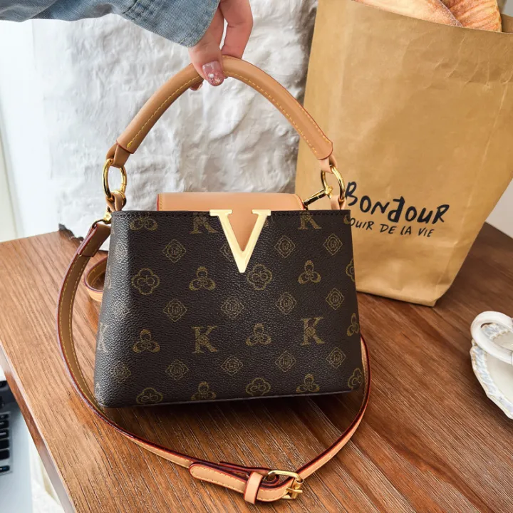 High-quality%20Appearance%20Patterned%20Diagonal%20Crossbody%20Bag%20with%20Large%20Capacity%20for%20Women,%20High-end%20and%20Luxurious%20Casual%20Retro%20Shel%20-%20Image%202
