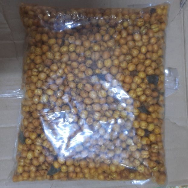 Spicy%20Roasted%20Chickpeas%201kg%20packet/poriththa%20kondaikkadalai%20-%20Image%203