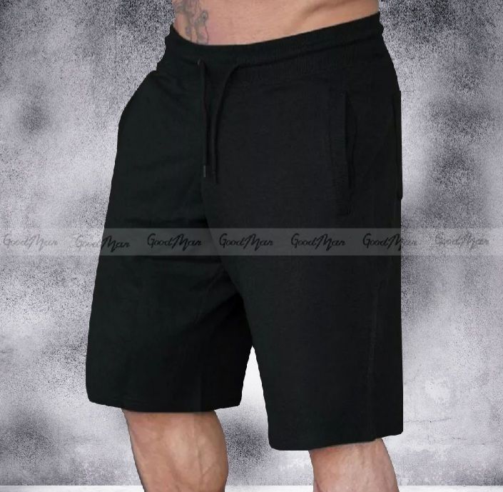 Black Colour Short Pant For Man With Pocket And Chain