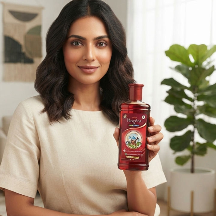 Navoratno%20Ayurvedic%20Hair%20Oil%20100ml%20From%20India%20For%20Men%20And%20Women%20A%20Nourishing%20Formula%20For%20Healthy%20Hair%20-%20Image%203