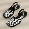 Leather Toe Cap Sandals for Women 2024 New Flat Bottomed Square Toe Single Shoes, Retro Exterior Wear, Anti Slip Beach Slippers. 