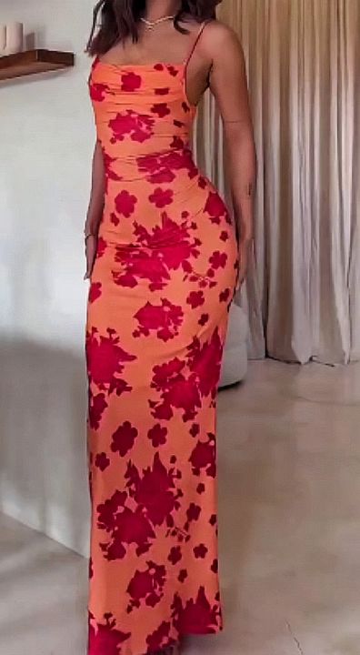 Wholesale%20of%20%20backless%20lace-up%20and%20printed%20halter%20dresses%20for%20women%20in%20summer%202025%20-%20Image%202