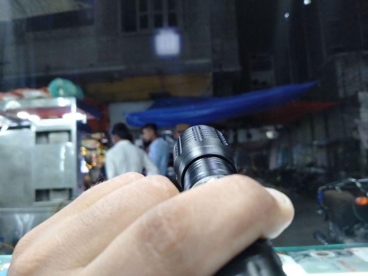 flashlight%20tarch%20USB%20charging%20port%20heavy%20duty%20-%20Image%207