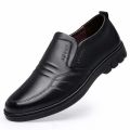 Men's leather shoes new black Soft bottom anti slip and breath shoes men's Business dress casual Zapatos luxury light flat.