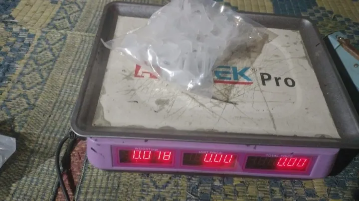 Tiles%20Leveler%20Spacers%20clump%20and%20wedge%20-%20Image%202