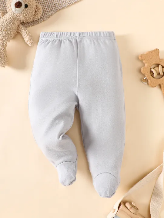 his%208-piece%20unisex%20newborn%20layette%20set%20fits%20boys%20and%20girls%20aged%200-9%20months,%20with%20lovely%20grey%20bear%20prints.%20-%20Image%204