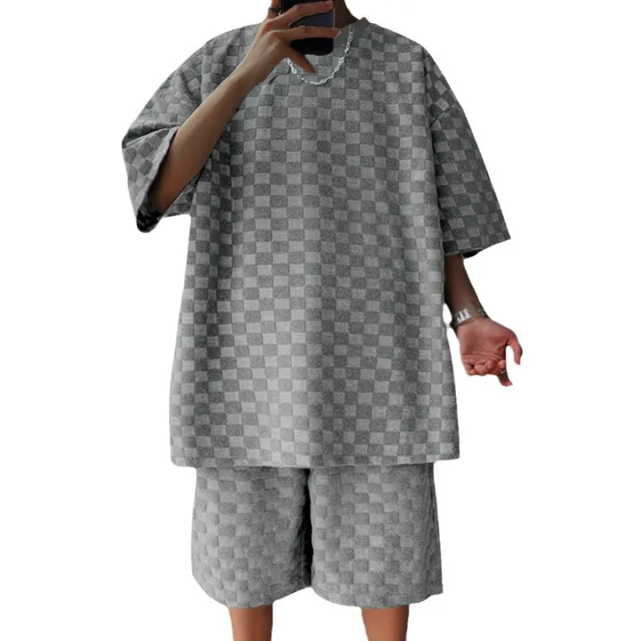 European%20and%20American%20Oversized%20Fashion%20Brand%20Men's%20Summer%20New%20Chessboard%20Plaid%20Loose%20Sports%20and%20Leisure%20Two-Piece%20Set%20-%20Image%204