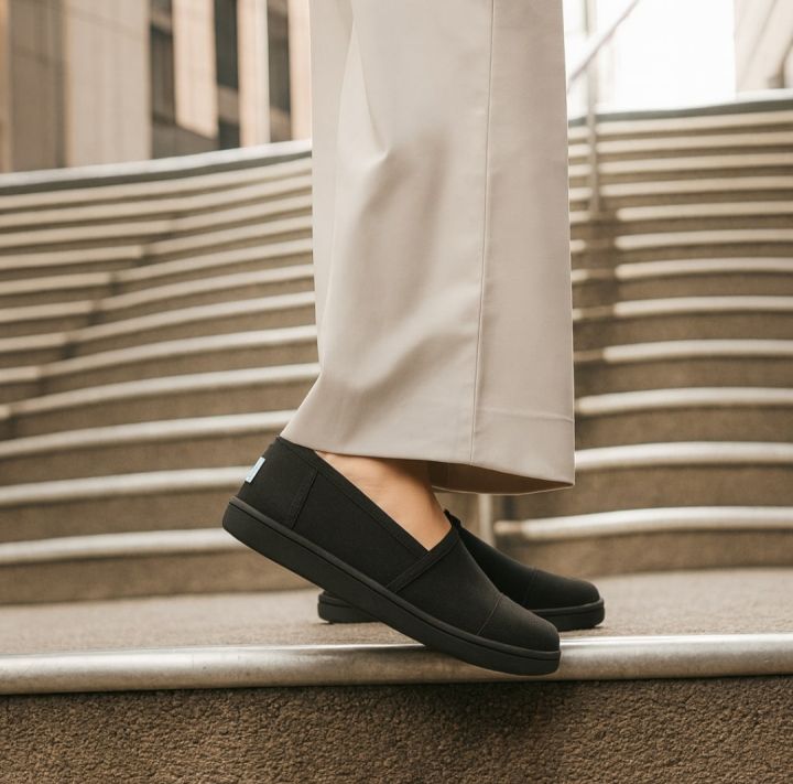 TOMS%20Unisex%20Syanno%20Black%20Canvas%20Shoes%20Sneakers%20Light%20Weight%20For%20Casual%20Outdoor%20Function%20Wear%20Loafers%20-%20Image%202