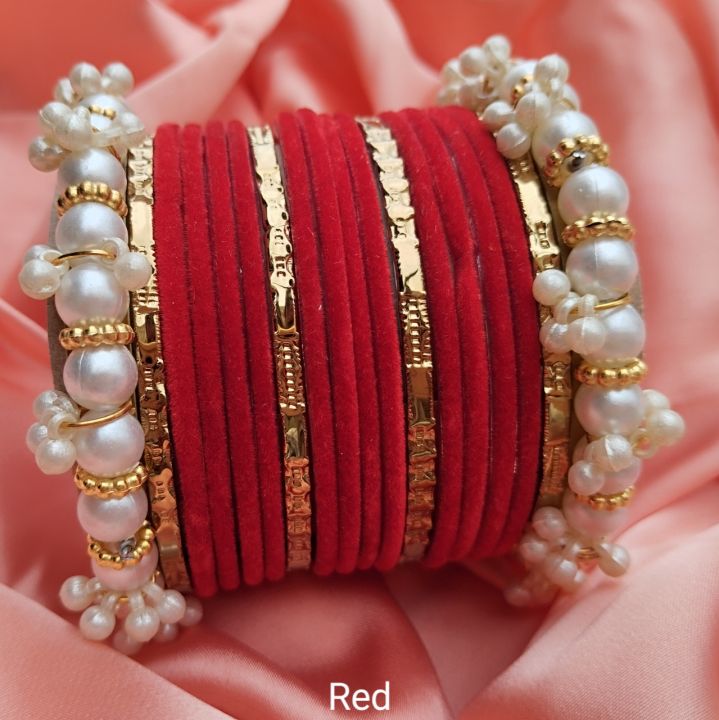 bangles for girls , Gajra bangles set , velvet bangles set with trendy Gajra kary , Gajra velvet glass bangles set for girls , velvet glass bangles for girls