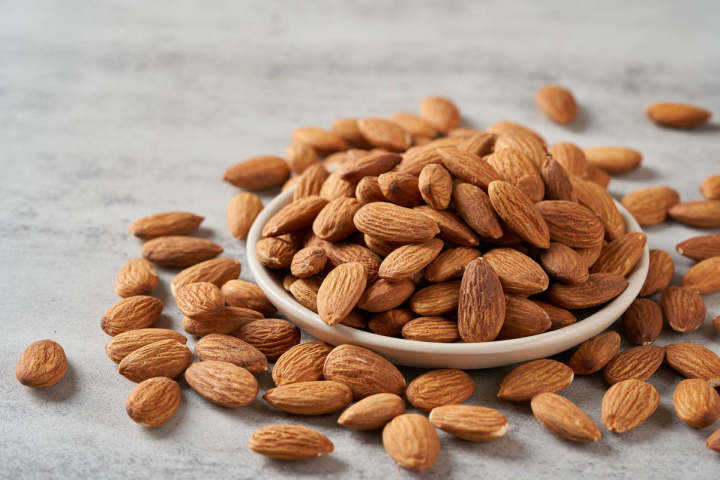 Premium%20Almonds%20(Badam)%20500g%20/%201kg%20%E2%80%93%20Raw%20Natural%20California%20Almond%20Nuts%20%E2%80%93%20Healthy%20Dry%20Fruits%20Rich%20in%20Protein%20&%20Vitamin%20E%20-%20Image%202
