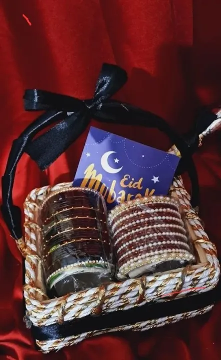 Customize%20gift%20basket%20for%20girls%20-%20Image%202