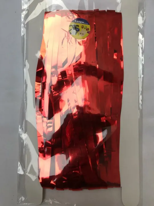 TOTEM%20Foil%20Fringe%20Curtain%20(1pc)%20-%20Image%202