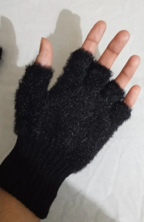 Winter%20Half%20Finger%20Gloves%20for%20Women%20-%20Fashionable,%20Comfortable,%20Free%20Size%20-%20Image%202