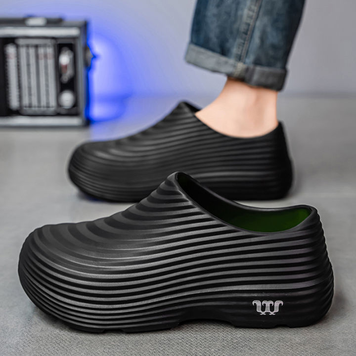 A Pair of New Wear-Resistant Men's Casual Shoes for Chefs, Non-Slip and Comfortable Men's Shoes for Outer Wear, Comfortable Soft-Soled Fashionable Shoes